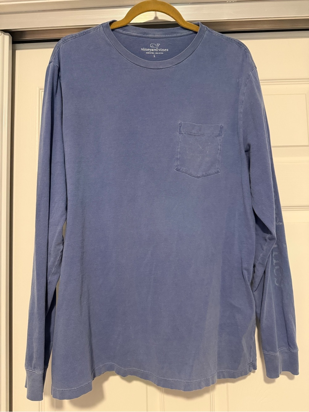 Vineyard Vines | Periwinkle Blue Long Sleeve Pocket Graphic Whale Tee L